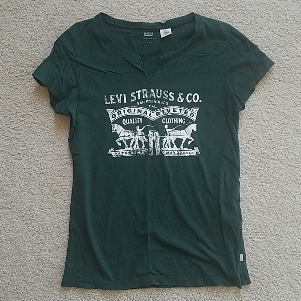 Levi's tshirt